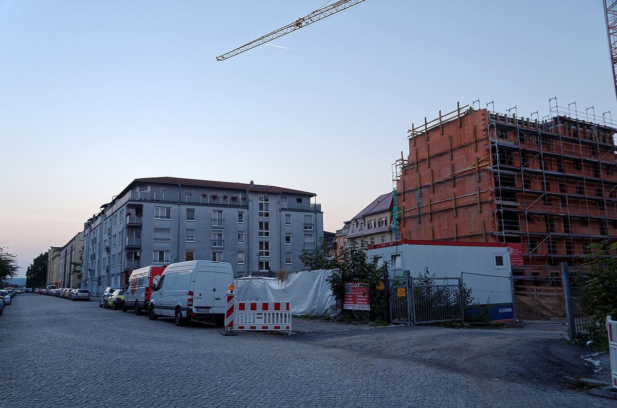 Wohnhausbaustelle Rohbau — Symbolbild zum Thema Analyse