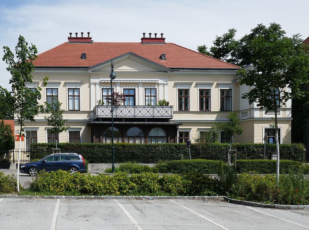 Gartenwohnungen in Baden bei Wien — Symbolbild zum Thema Analyse