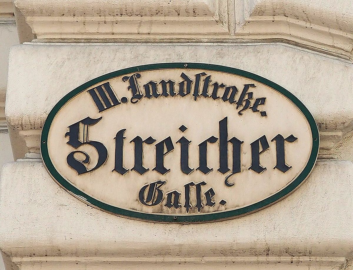 Wohnhaus Wien Zinshaus — Symbolbild zum Thema Analyse