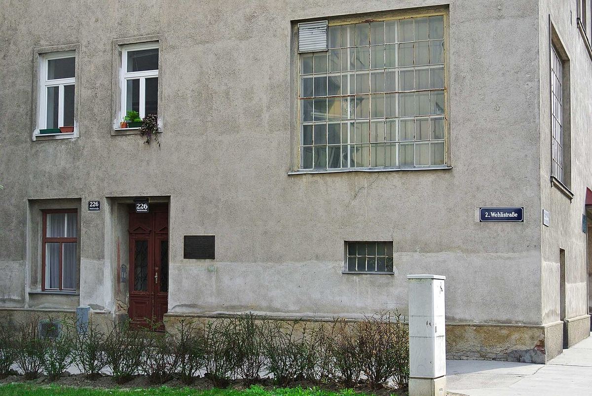 Wohnhaus in Wien — Symbolbild zum Thema Finanzierung