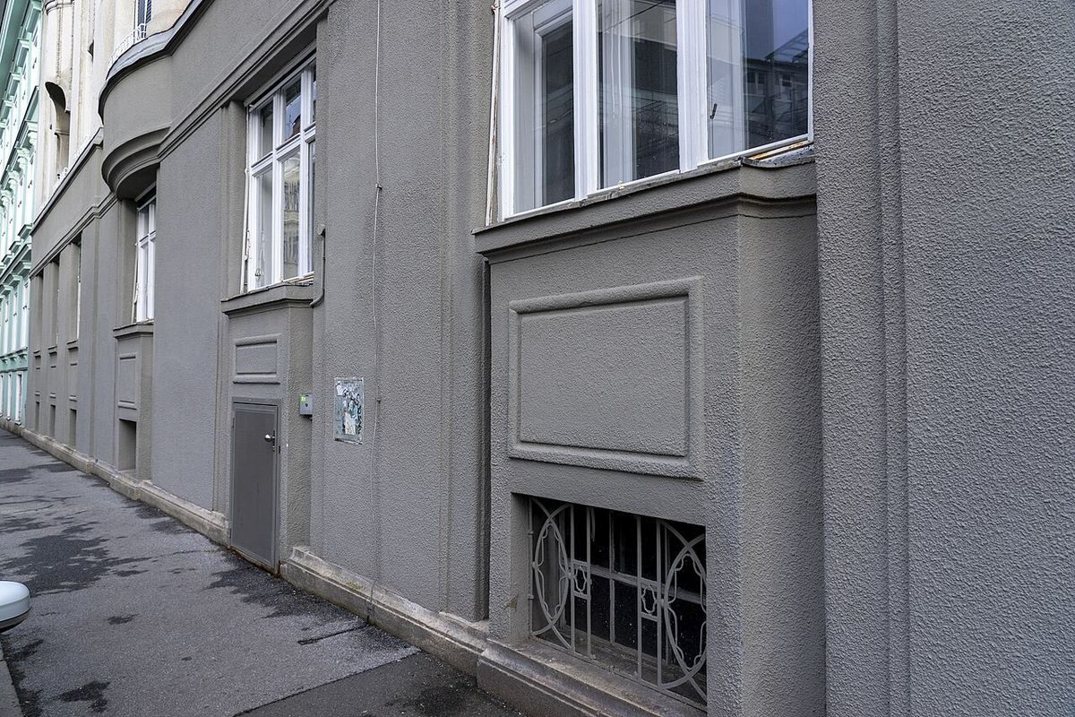 Wohnhausfassade Wien Altbau — Symbolbild zum Thema Marktbericht
