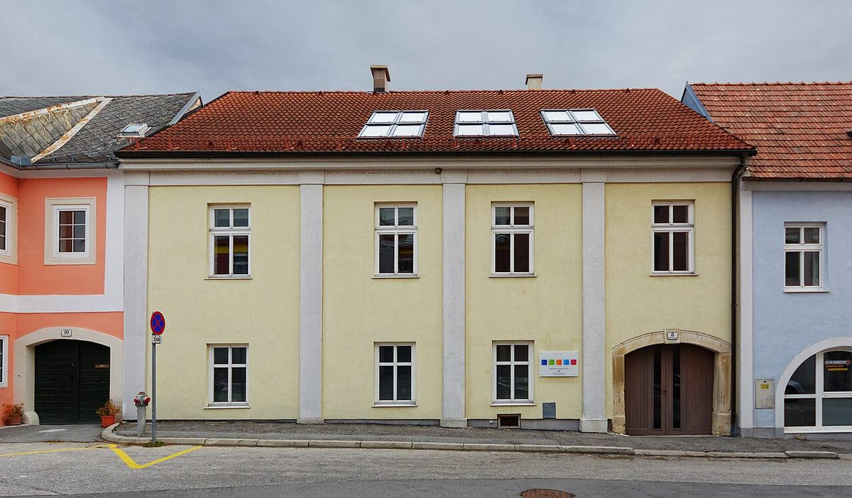 Moderne Architektur Oberschützen — Symbolbild zum Thema Analyse
