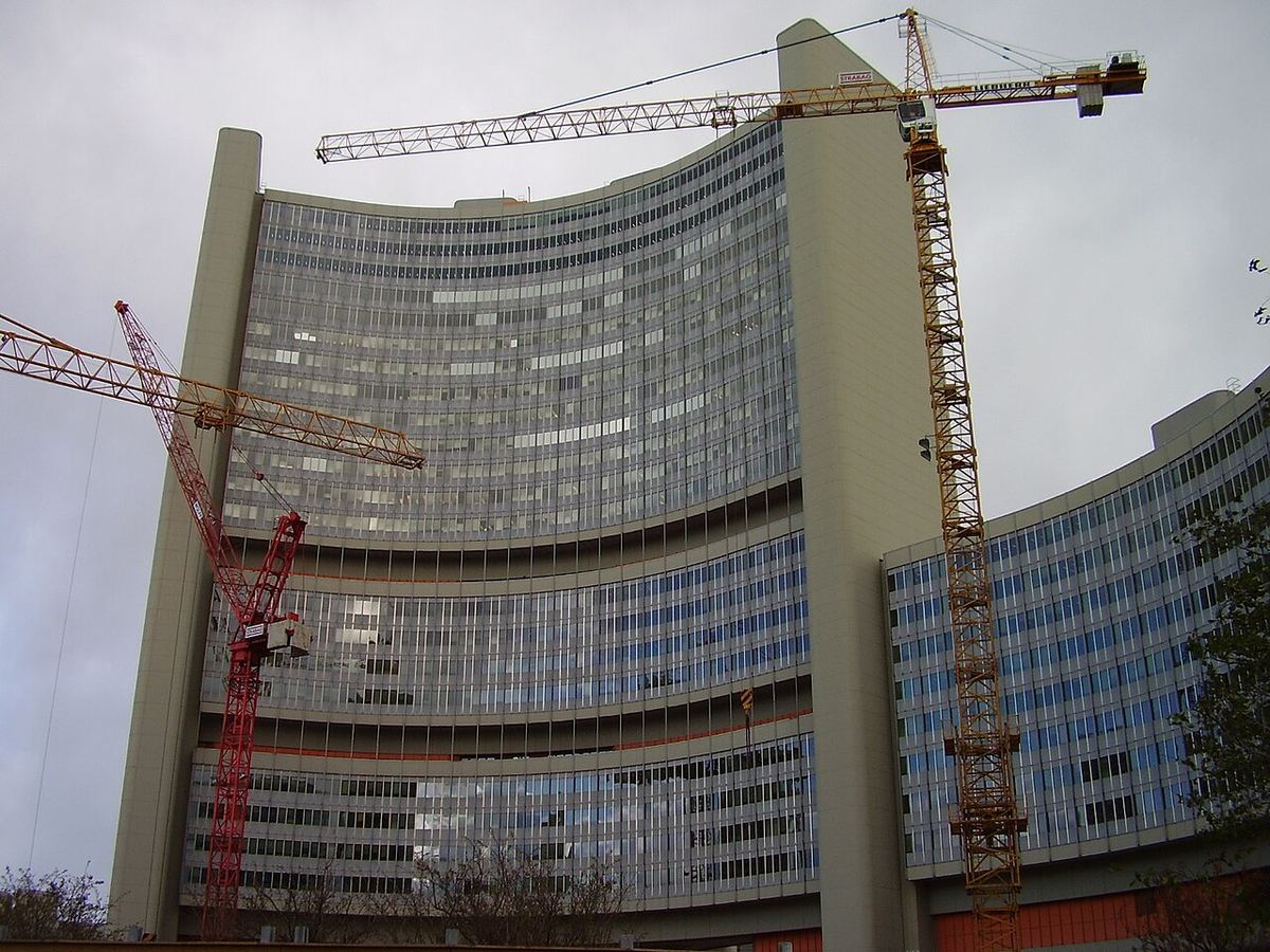 Wien Innenstadt Bürogebäude — Symbolbild zum Thema Analyse