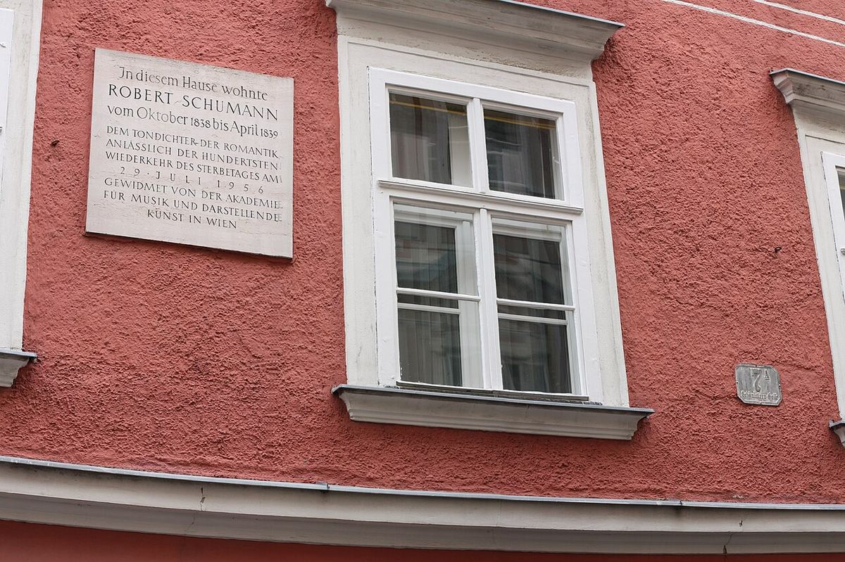 Wohnhaus in Wien — Symbolbild zum Thema Marktbericht