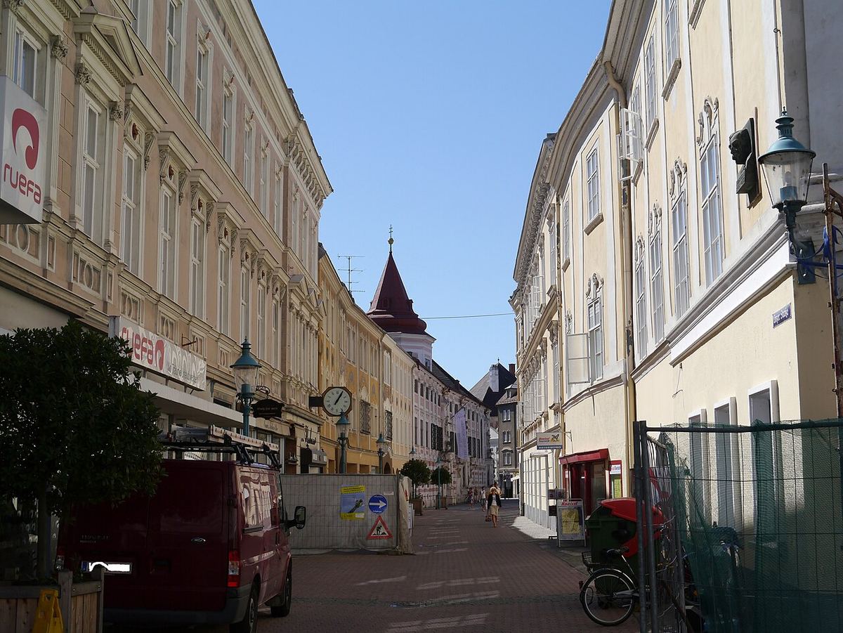 Sanierte Wohnhäuser in Niederösterreich — Symbolbild zum Thema Analyse