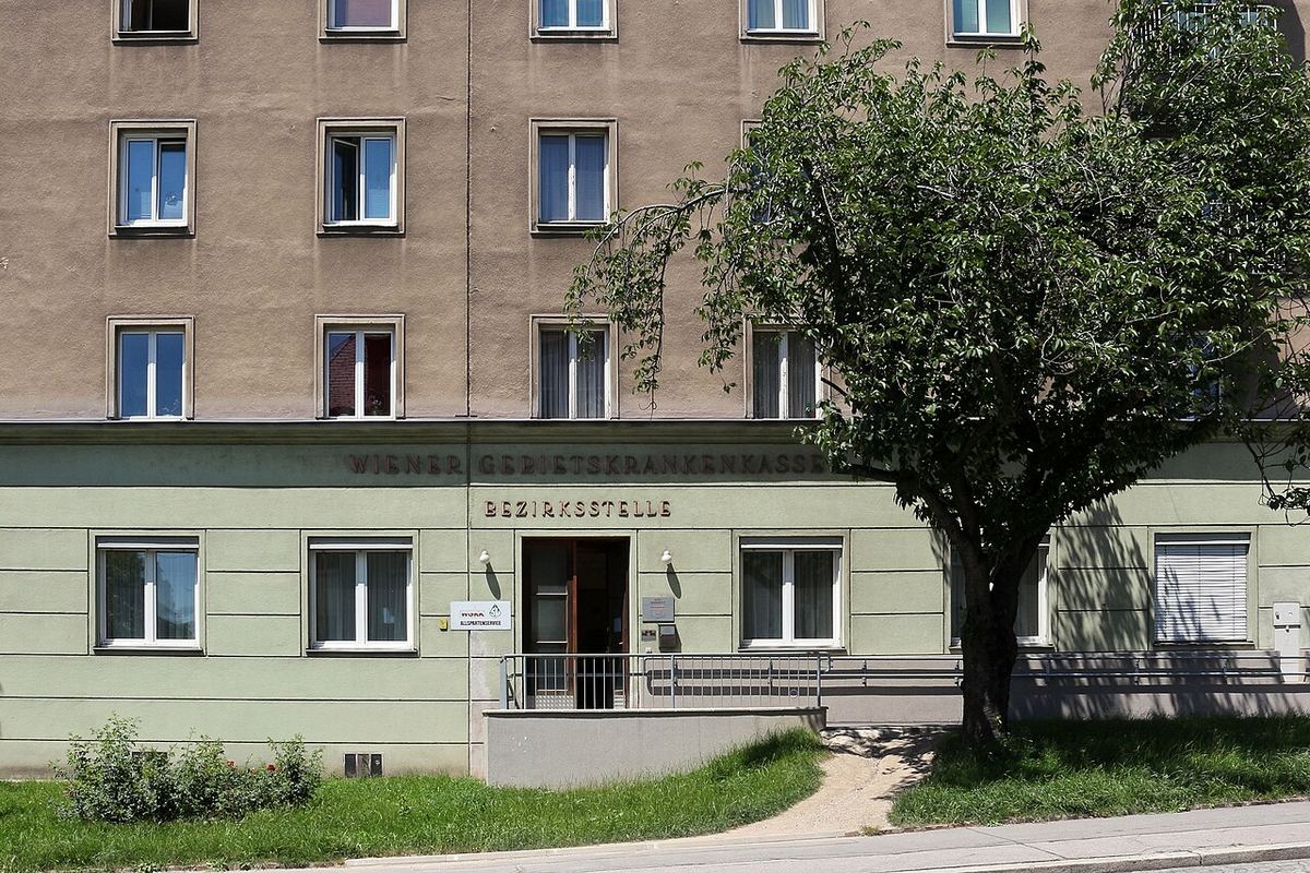 Wiener Gemeindebau Fassade — Symbolbild zum Thema Analyse