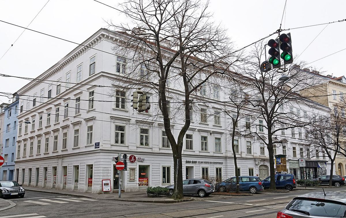 Wiener Zinshaus Fassade — Symbolbild zum Thema Analyse