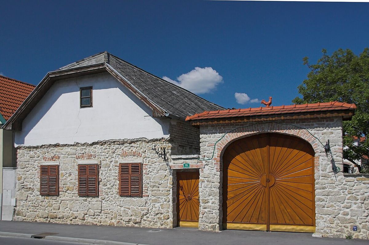 Neubauwohnhaus im Burgenland — Symbolbild zum Thema Finanzierung