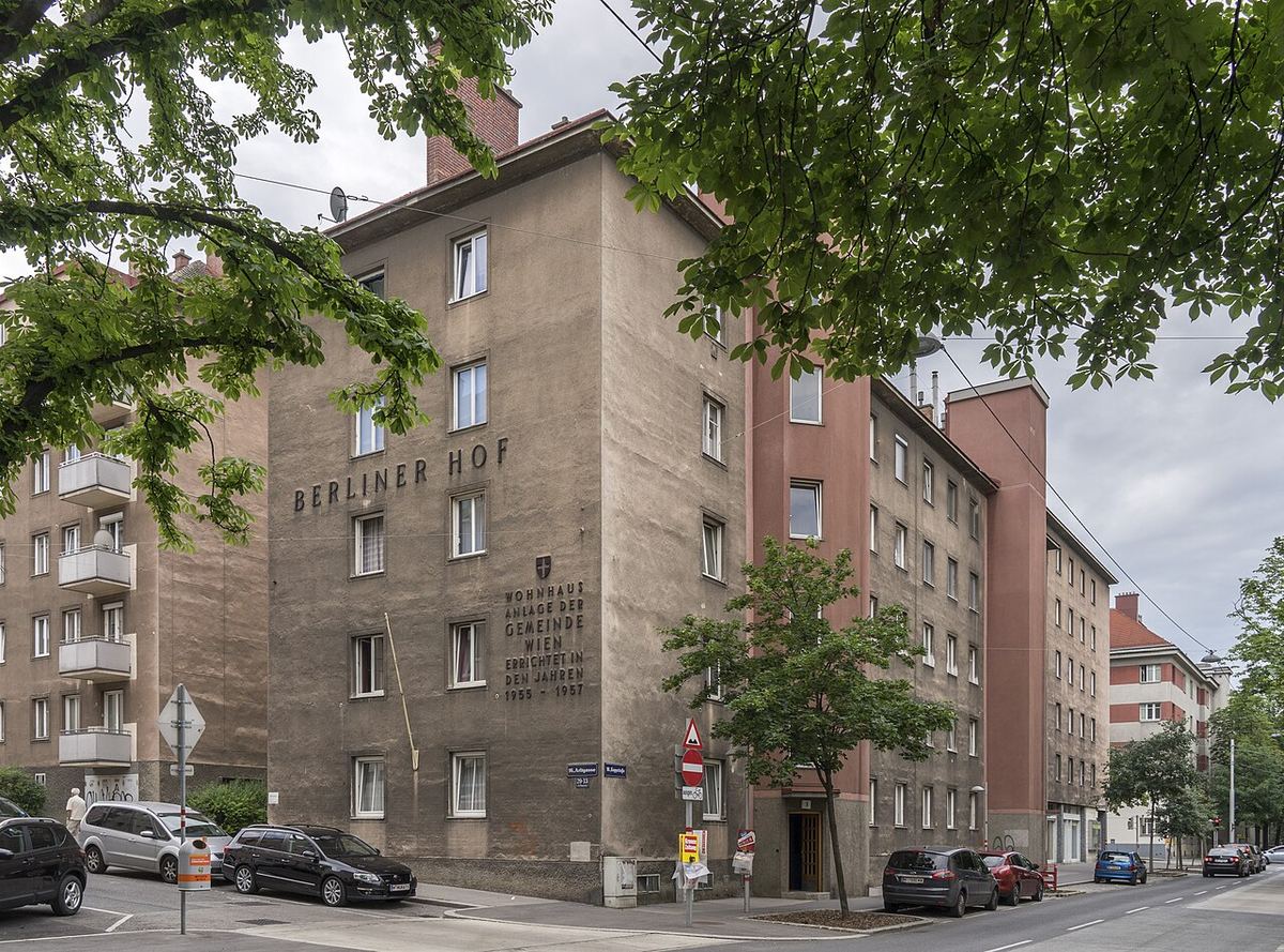 Wohnhausanlage in Wien — Symbolbild zum Thema Finanzierung