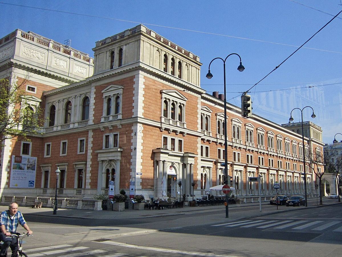 Wiener Wohnhaus Fassade — Symbolbild zum Thema Ratgeber